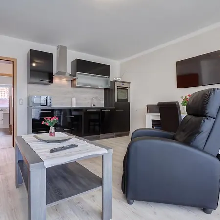 Haus Im Gruenen * 塞巴特黑灵斯多夫