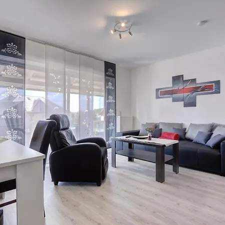 Haus Im Gruenen Apartment